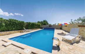 Beautiful Apartment In Vrana With Wifi